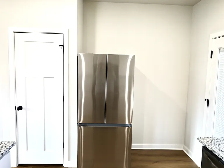 510 Cosmos St — Photo 18