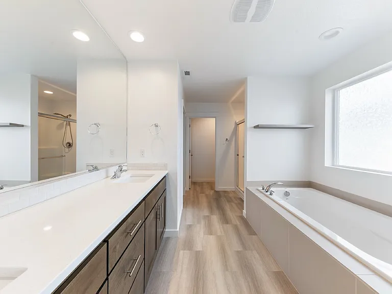 1722 N Kalapuya Pl — Photo 28