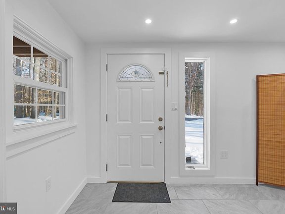 4th image of 2950 Tobacco Rd