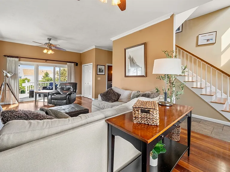 11 Kevin Ave — Photo 9