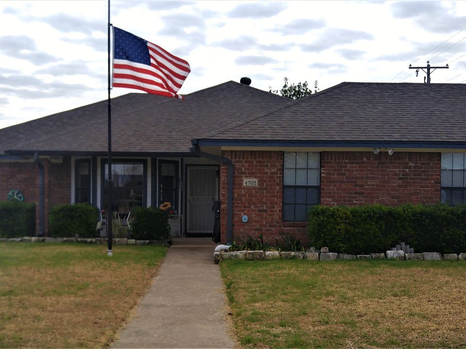 1st image of 4702 Glenoak Dr