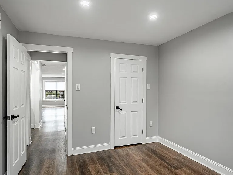 239 Smallwood Ct — Photo 9