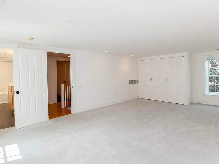 40 W Mechanic St — Photo 16