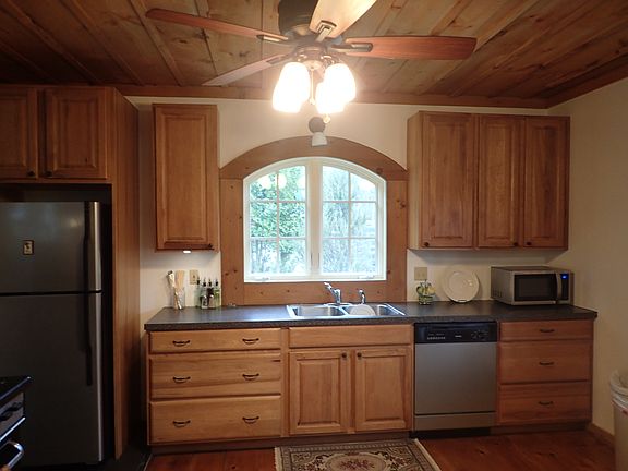 Large, bright kitchen