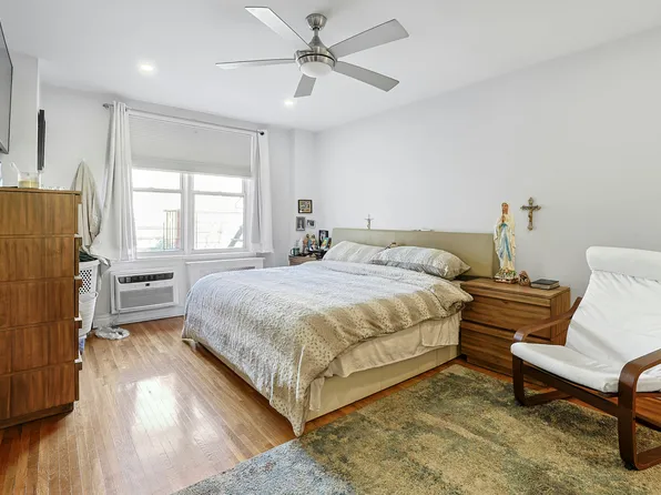 601 Kappock Street image 10 of 18