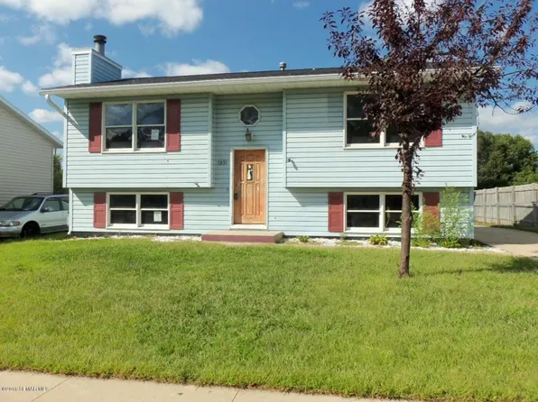 1931 S Village Dr SE, Rochester, MN 55904