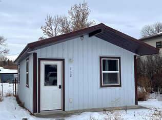 132 E Richland Ave, Shelby, MT 59474