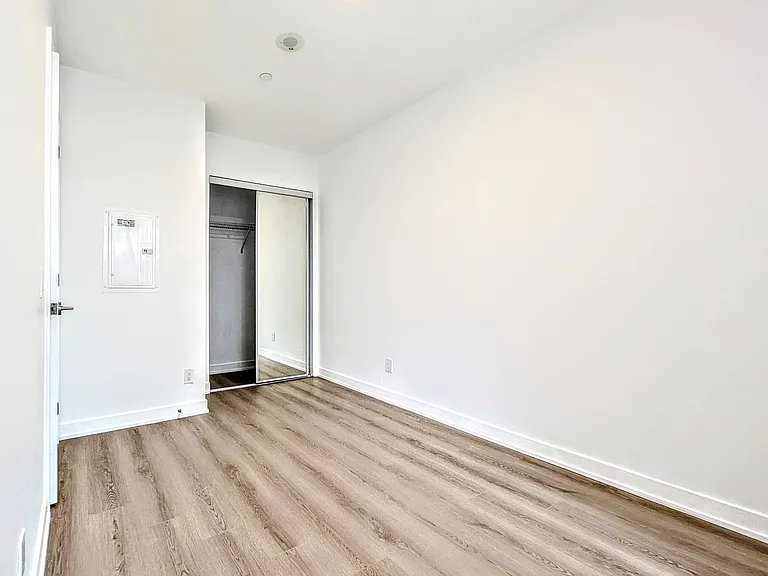 100 Queen St E #1011 — Photo 12