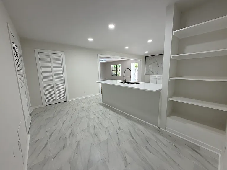 518 Placid Dr — Photo 8