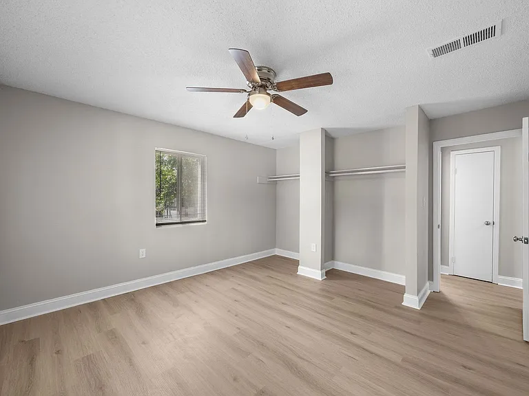 Pine Crest — Photo 37