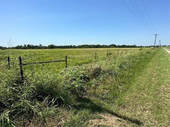 895 County Road 2155, Klondike, TX 75448