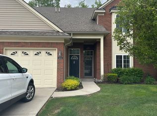 14330 Shadywood Dr, Sterling Heights, MI 48312