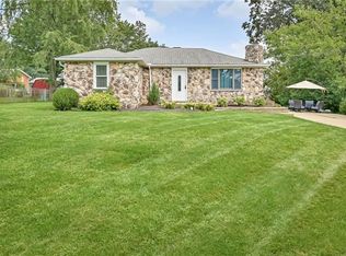 302 Bayberry Dr, Pittsburgh, PA 15237