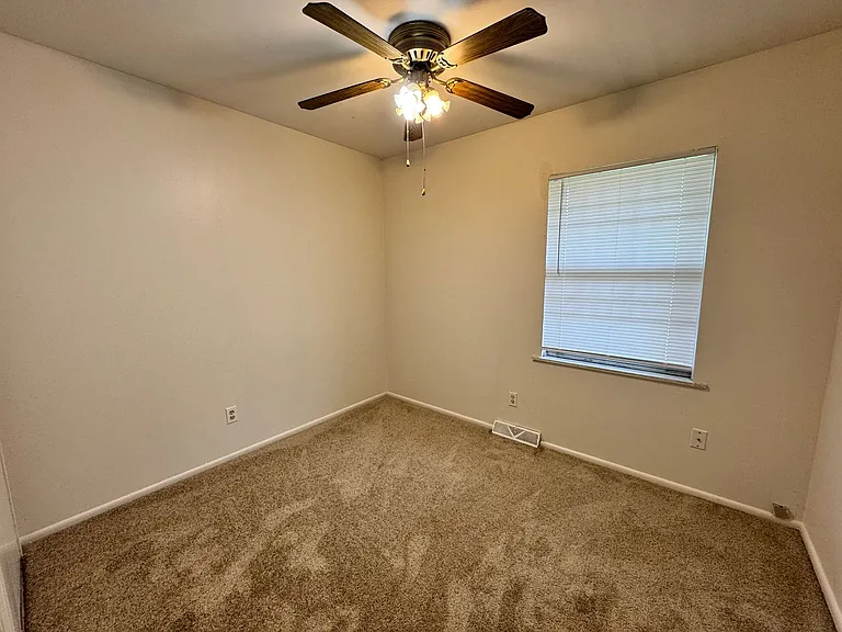 119 Northlane Dr — Photo 13