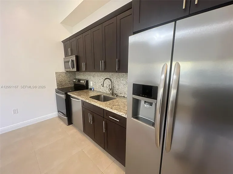 2268 SW 8th St #3 — Photo 7