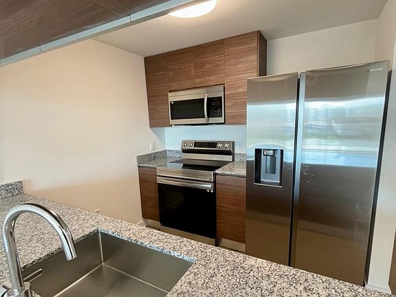 5th image of 154 NE 23rd St #1420