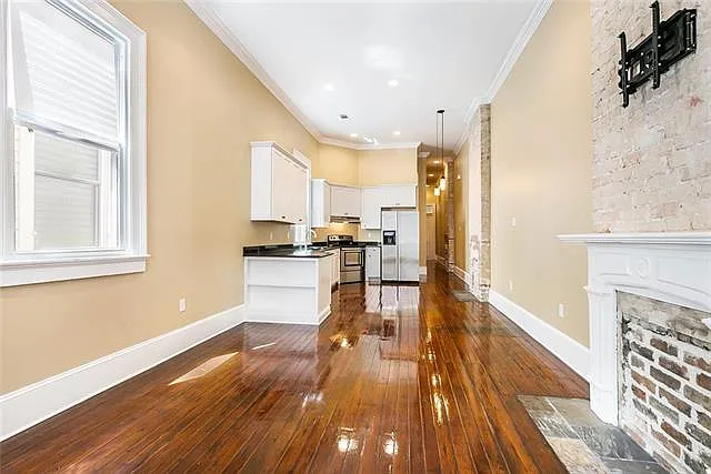 2 bed, 2.5 bath, 1170 sqft, $1,800 — Photo 2