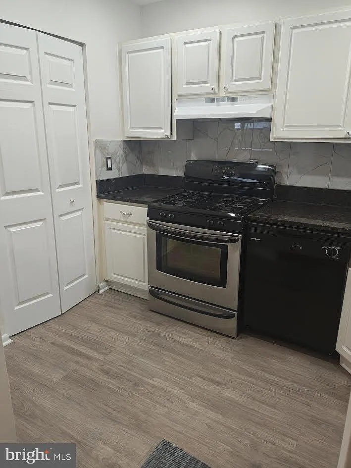 Huntcrest Condominium — Photo 3