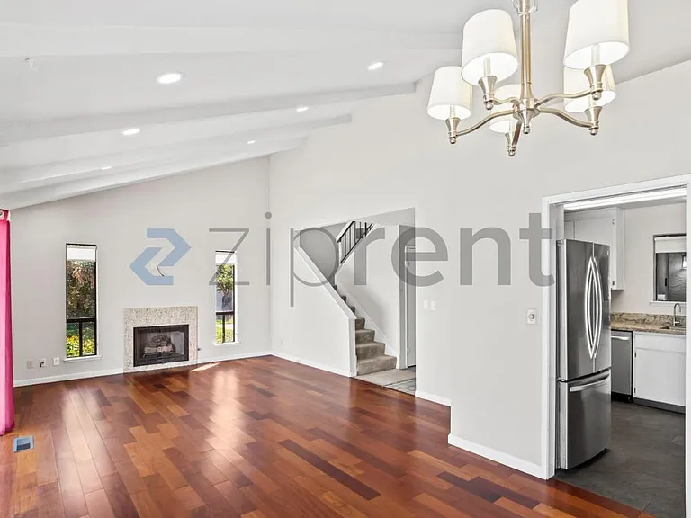 577 Manet Ter — Photo 11