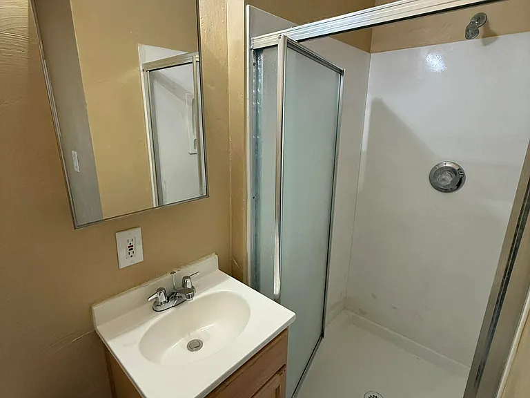931 N Euclid Ave #216 — Photo 9