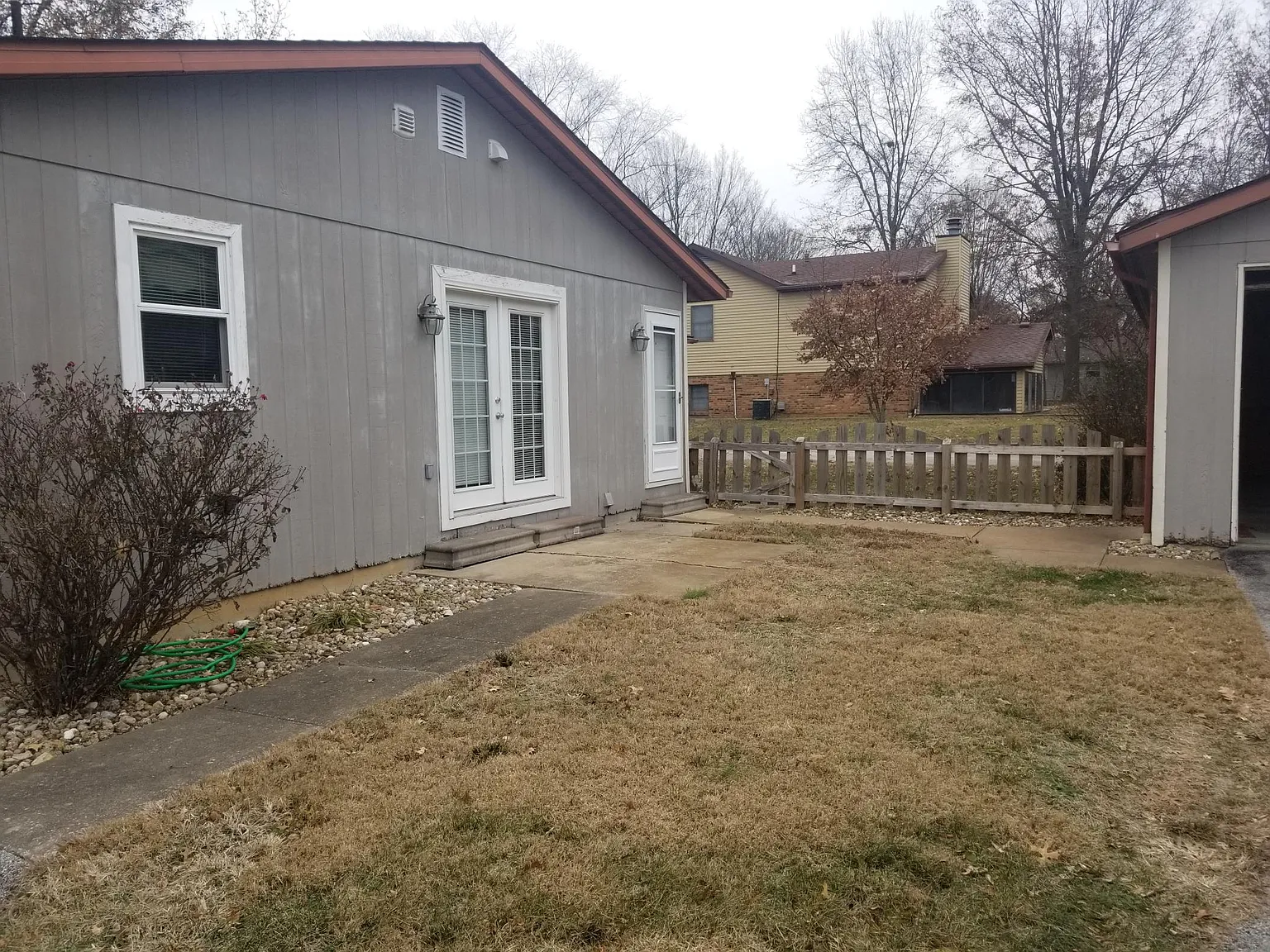 3 bed, 1200 sqft, $1,400 — Photo 2