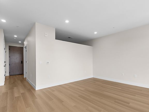 5th image of 4225 E Hale Pkwy #303