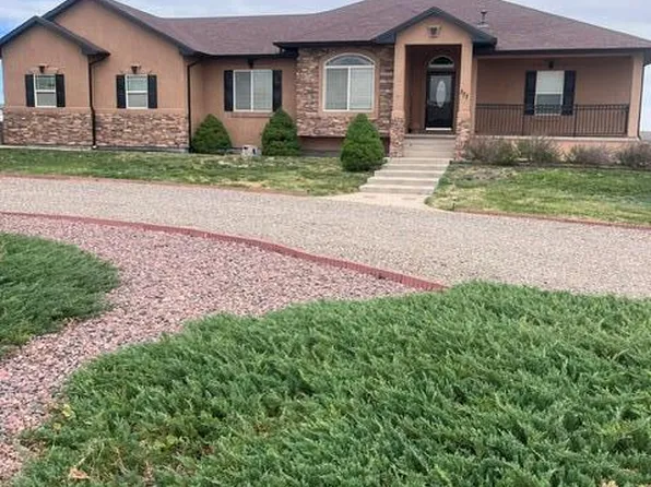 777 E Woodleaf Dr, Pueblo West, CO 81007