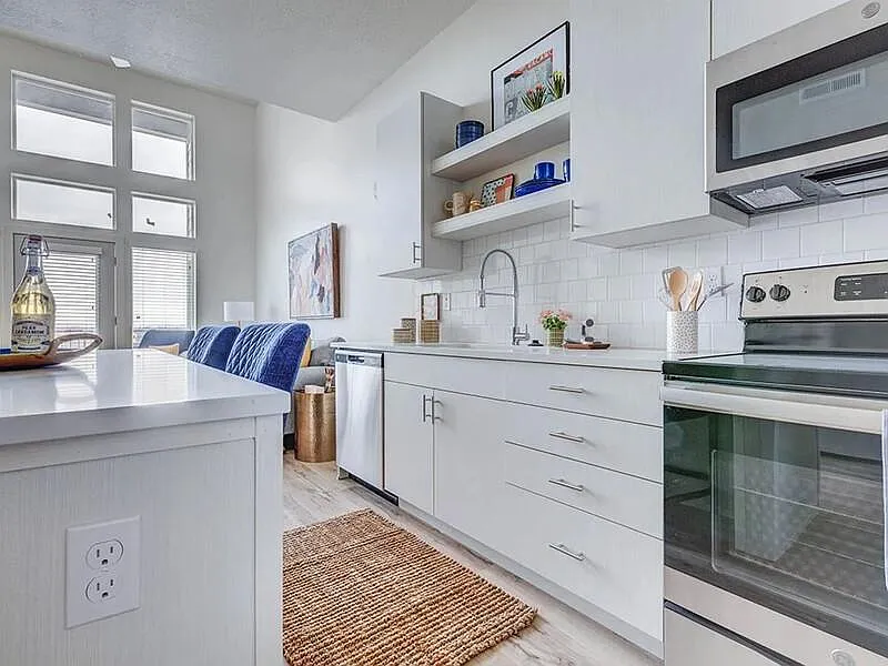 21LUX Apartments — Photo 3