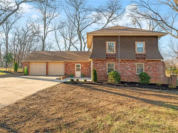 8320 Kickapoo St, De Soto, KS 66018