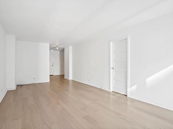 5th image of 155 W 68th St APT 1132