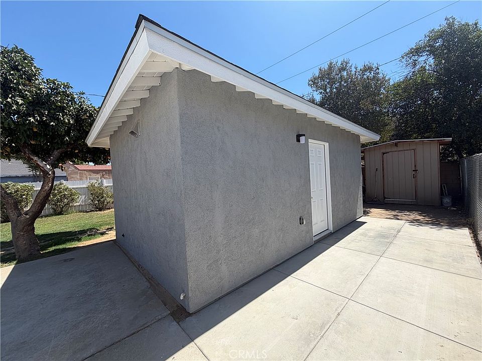 1st image of 4596 Merrill Ave