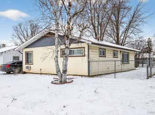 2835 Kensington Dr, Saginaw, MI
