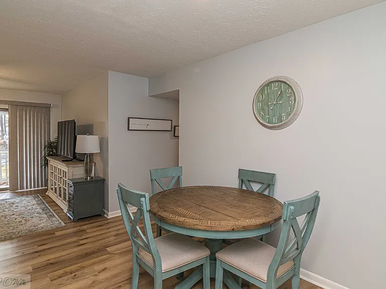 101 E Lockhaven Dr #C — Photo 10