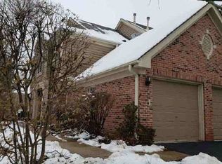 8 Gloucester Ct, Lincolnshire, IL