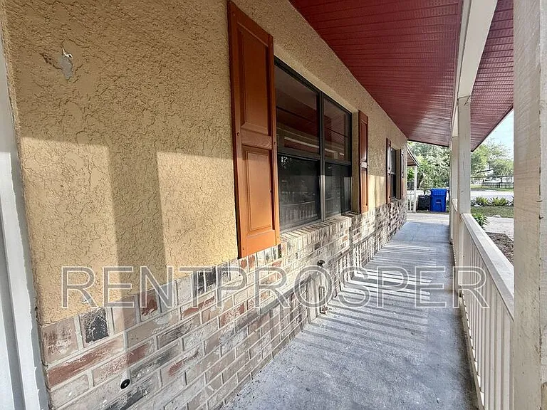 1900 Adair St — Photo 4