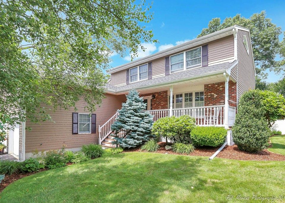 1st image of 28 Emily Ln