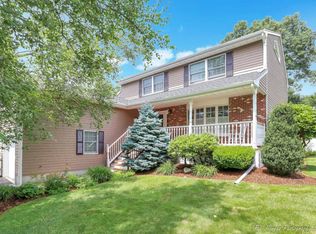 28 Emily Ln, Peabody, MA 01960