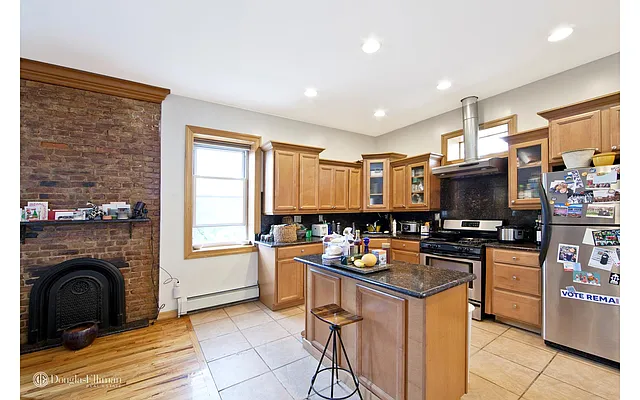 Rented by Douglas Elliman | media 15