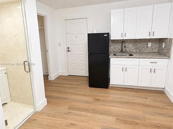 2nd image of 1721 SW 14th St #D