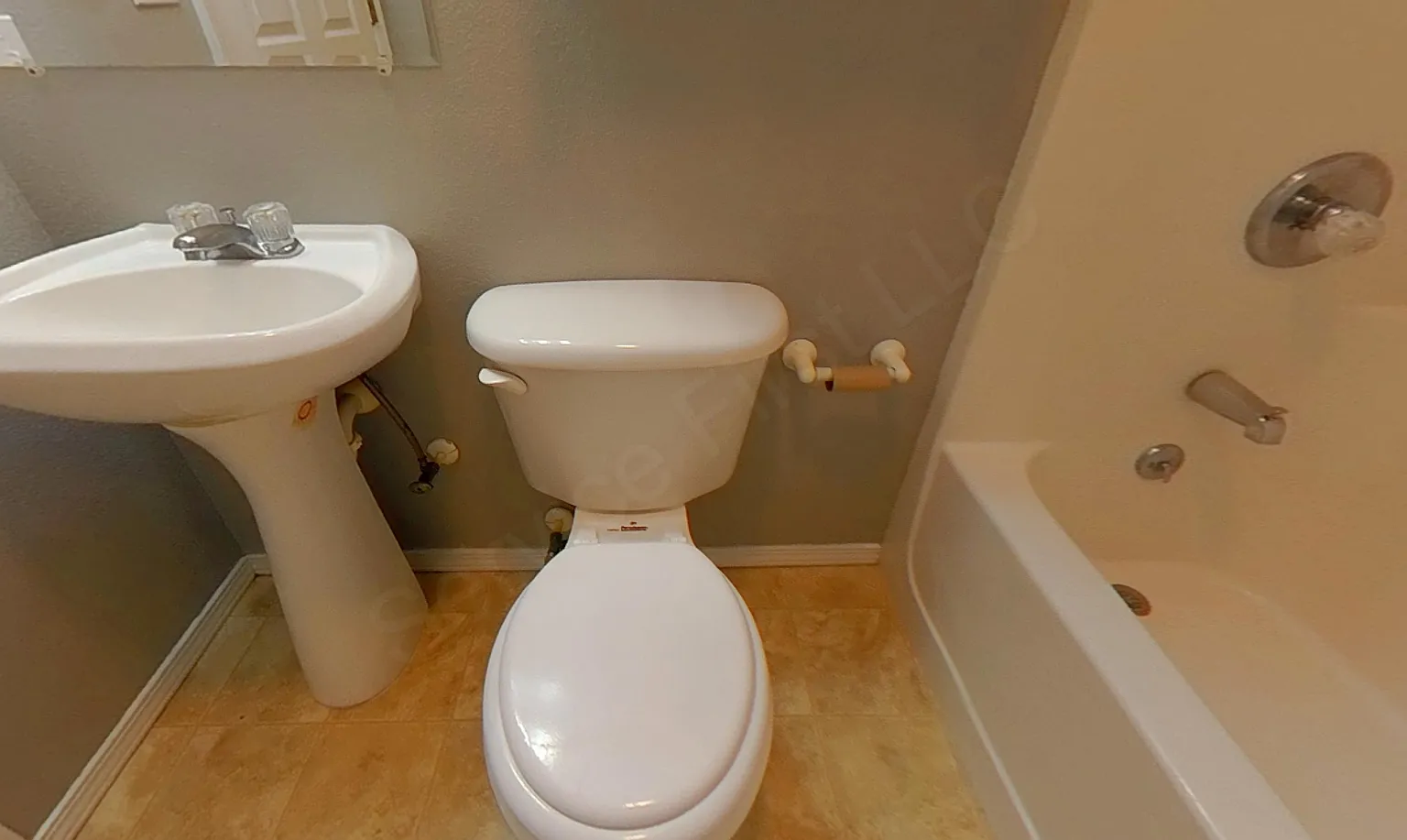 606 Allison St - Duplex — Photo 4
