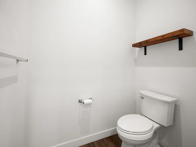 131 S Sherman St — Photo 43