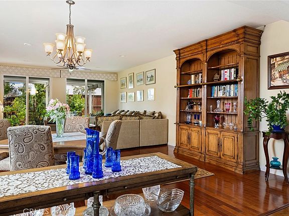 2nd image of 2424 Traditions Loop