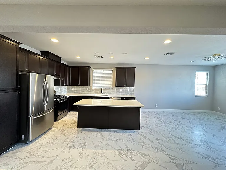 5869 Amber Mesa St — Photo 7
