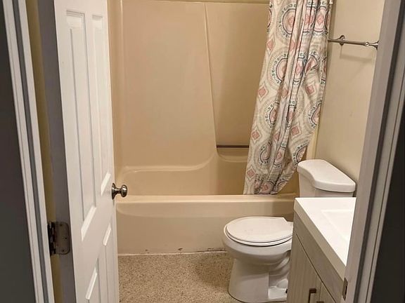 2nd image of 103 Maple St #3