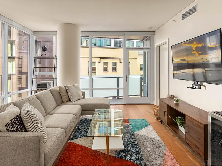 121 Stewart St #807 — Photo 6