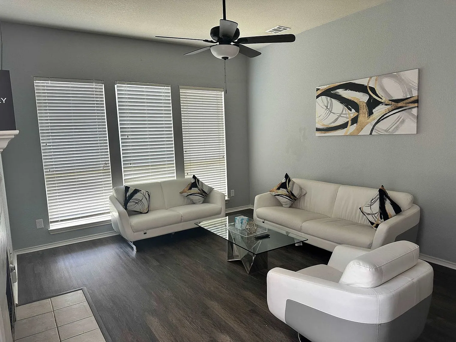 3 bed, 2.0 bath, $7,001 — Photo 2