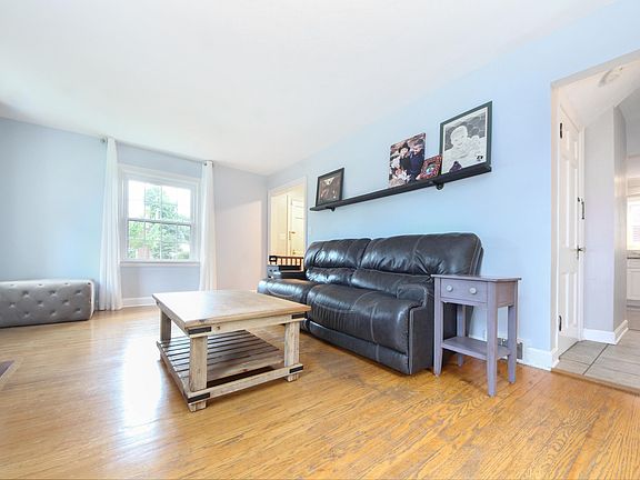 3rd image of 2316 Brighton Dr