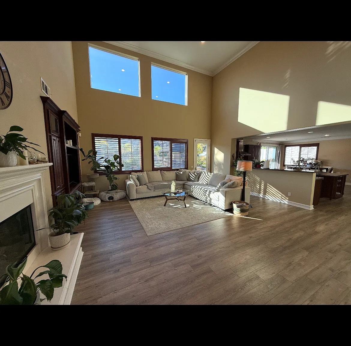 6 bed, 4616 sqft, $5,800 — Photo 1
