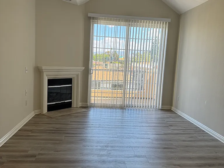 10616 Moorpark St #304 — Photo 18