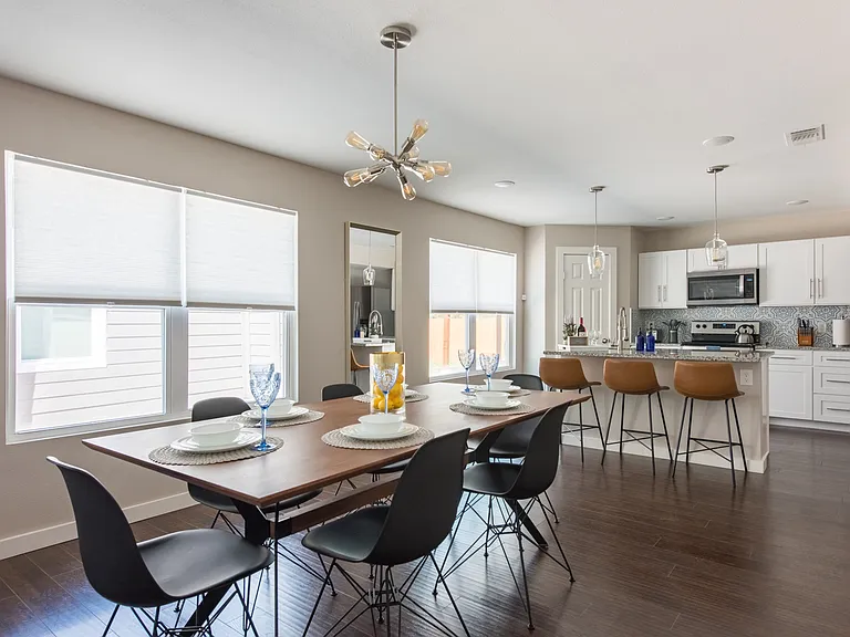 708 S Olive St — Photo 13